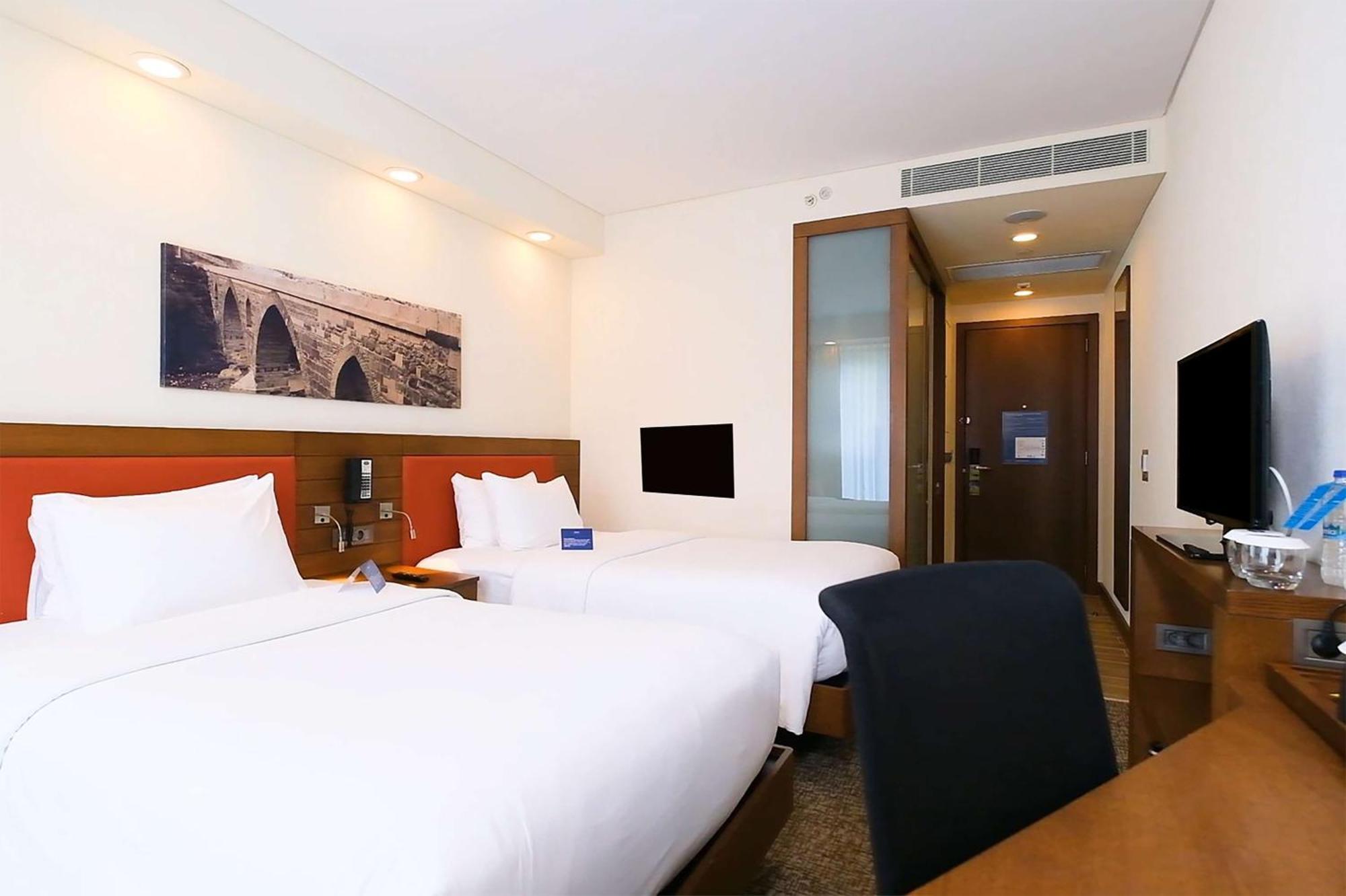 Hampton By Hilton Samsun Hotel Exterior photo